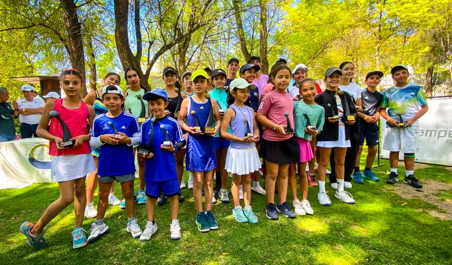 Guanajuato domino el regional de tenis Infantil y Juvenil de la FMT tras concluir este fin de semana en Aguascalientes.