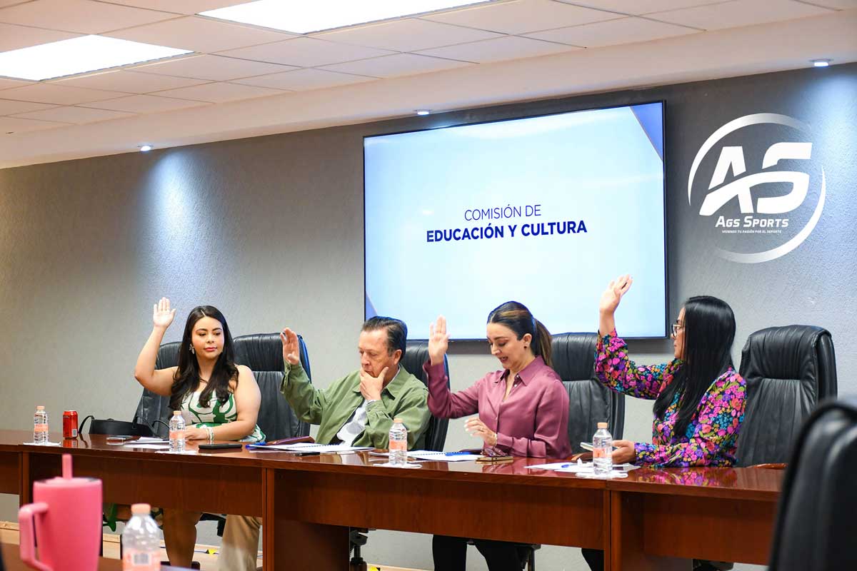 Aprueban dictamen que faciliten estudios en padres de familia en Aguascalientes