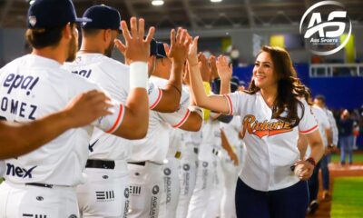 Asiste Tere Jiménez al primer partido de la temporada 2024 de los rieleros de aguascalientes