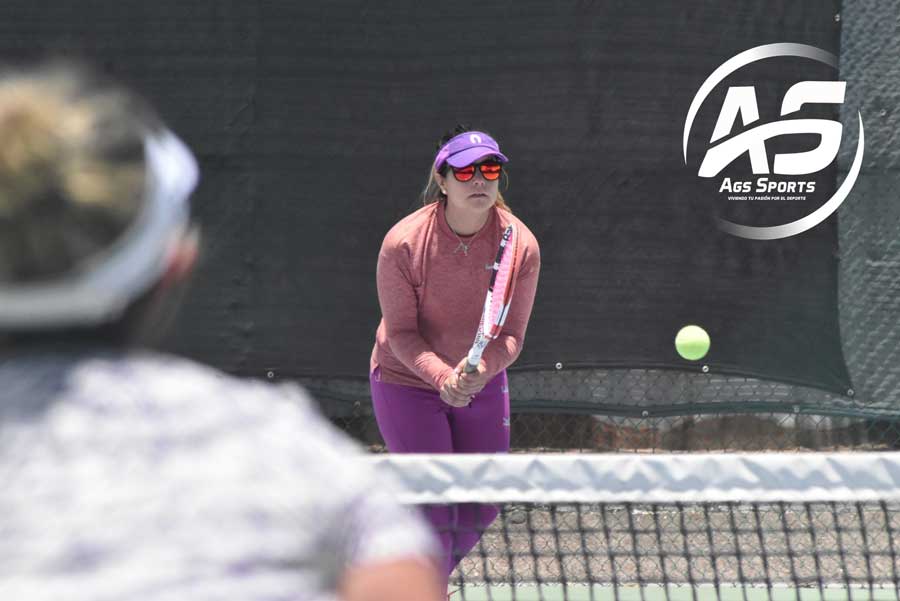 Se definen a los semifinalistas del torneo de tenis de la FNSM 2024 que se juega en las canchas del Club Futurama en Aguascalientes.