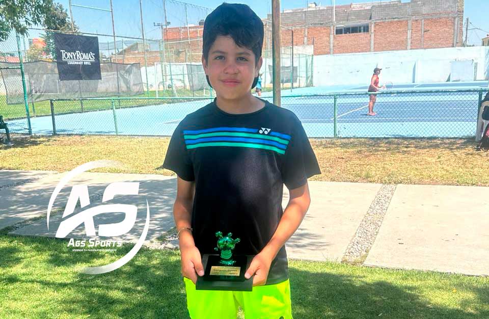 Tenista Emmanuel Reza Martínez gana en el torneo de semana santa en SLP