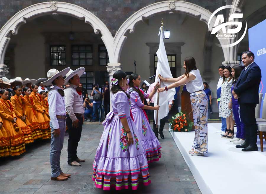 Abanderan a la delegación de Aguascalientes para los Juegos CONADE 2024.