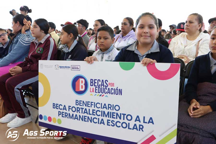 Destina Tere Jiménez más de 31 millones de pesos para becas educativas