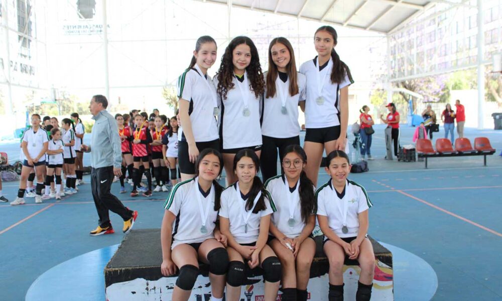 Premian a los ganadores de los Juegos Escolares Estatales de voleibol en Aguascalientes