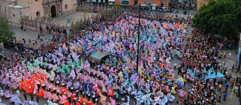 Récord en Aguascalientes con la Pelea de Gallos Monumental