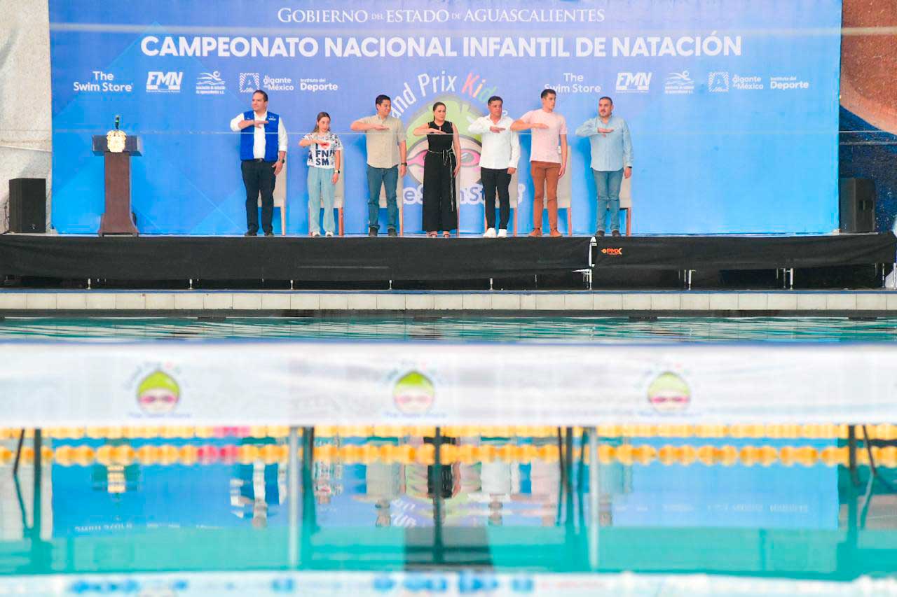 Gobernadora de Aguascalientes inaugura el Gran Prix Kids 2025 de natación