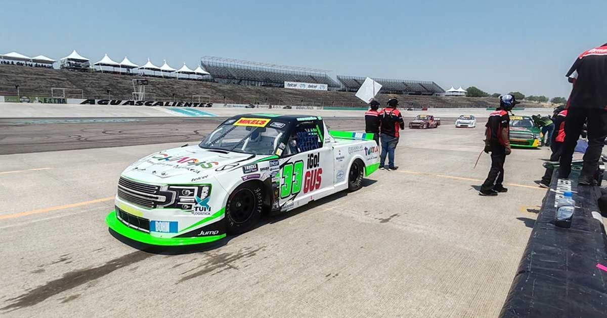 Roberto Bob Espinoza gana  la pole position en las Trucks México