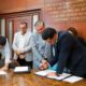 Firma municipio escrituras para consolidar mejor equipamiento urbano y espacios educativos