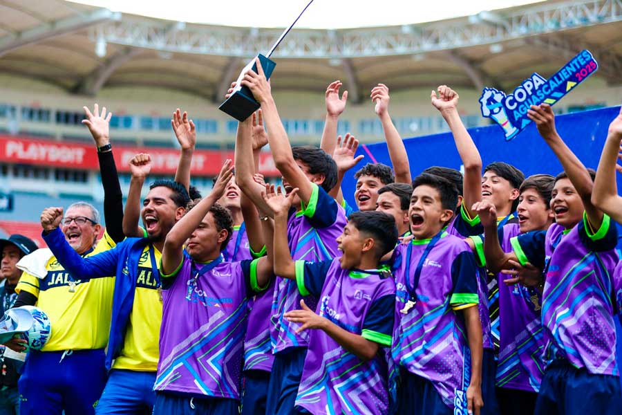 Jalisco y San Luis Potosí campeones del regional de futbol de la Copa Aguascalientes