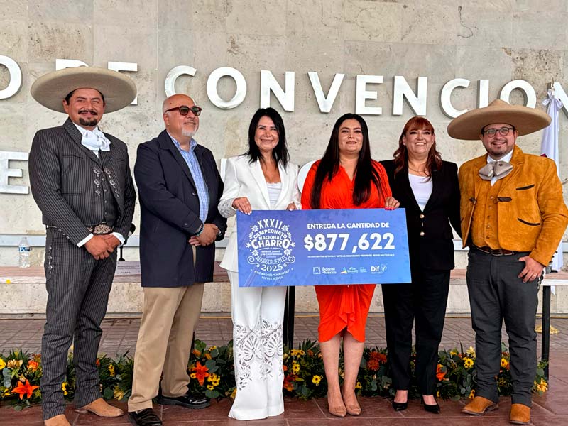 Entrega BCV más de 870 mil pesos al DIF Estatal