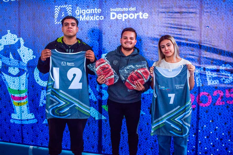 Entregan uniformes a los equipos de basquetbol de la Copa Aguascalientes