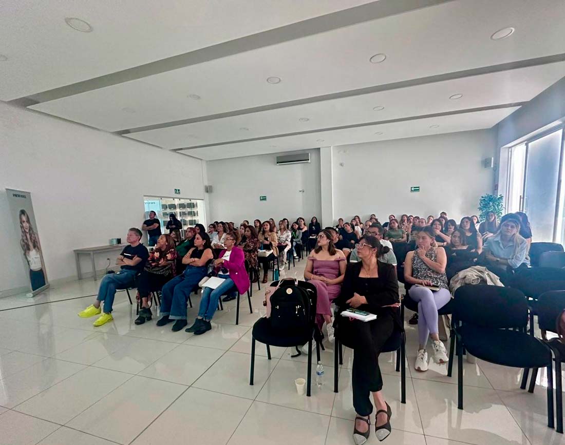 Invita Instituto de Convivencia Línea verde a taller de inteligencia artificial para mujeres emprendedoras