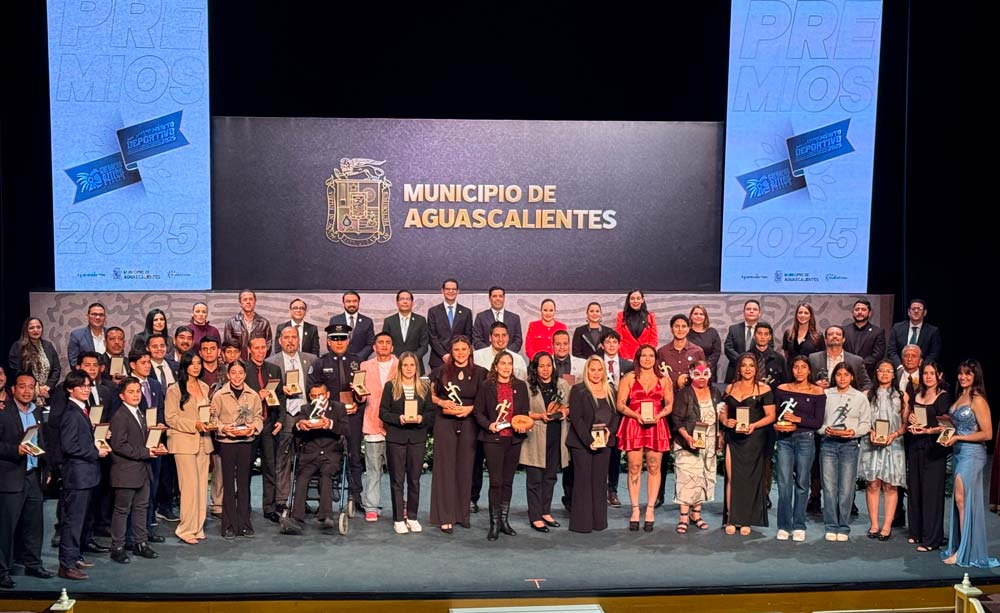 Otorgan el Premio Guerrero Azteca en Aguascalientes