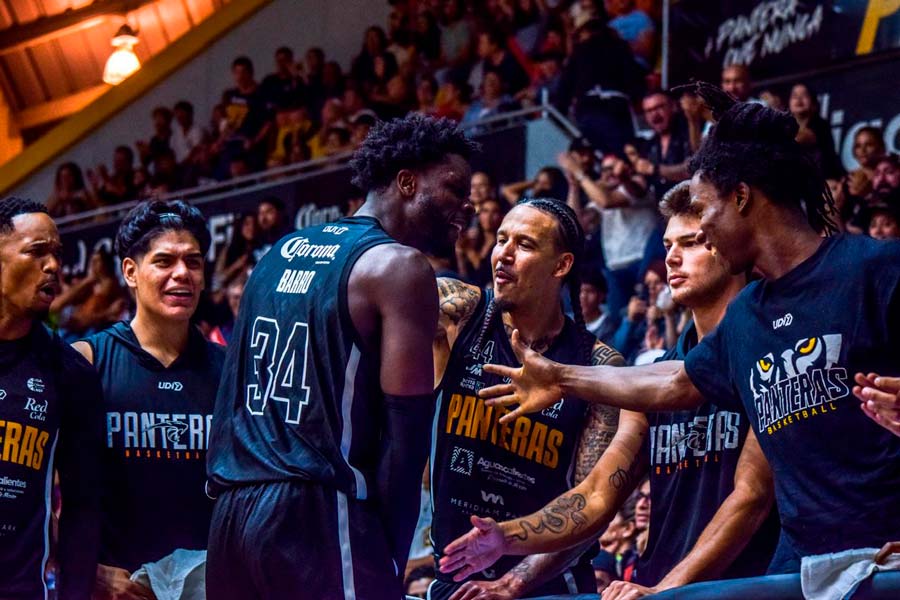 Panteras se queda con la serie ante Correcaminos