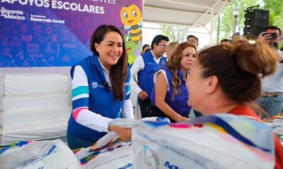 Tere Jiménez entrega a estudiantes de Aguascalientes útiles zapatos y mochilas