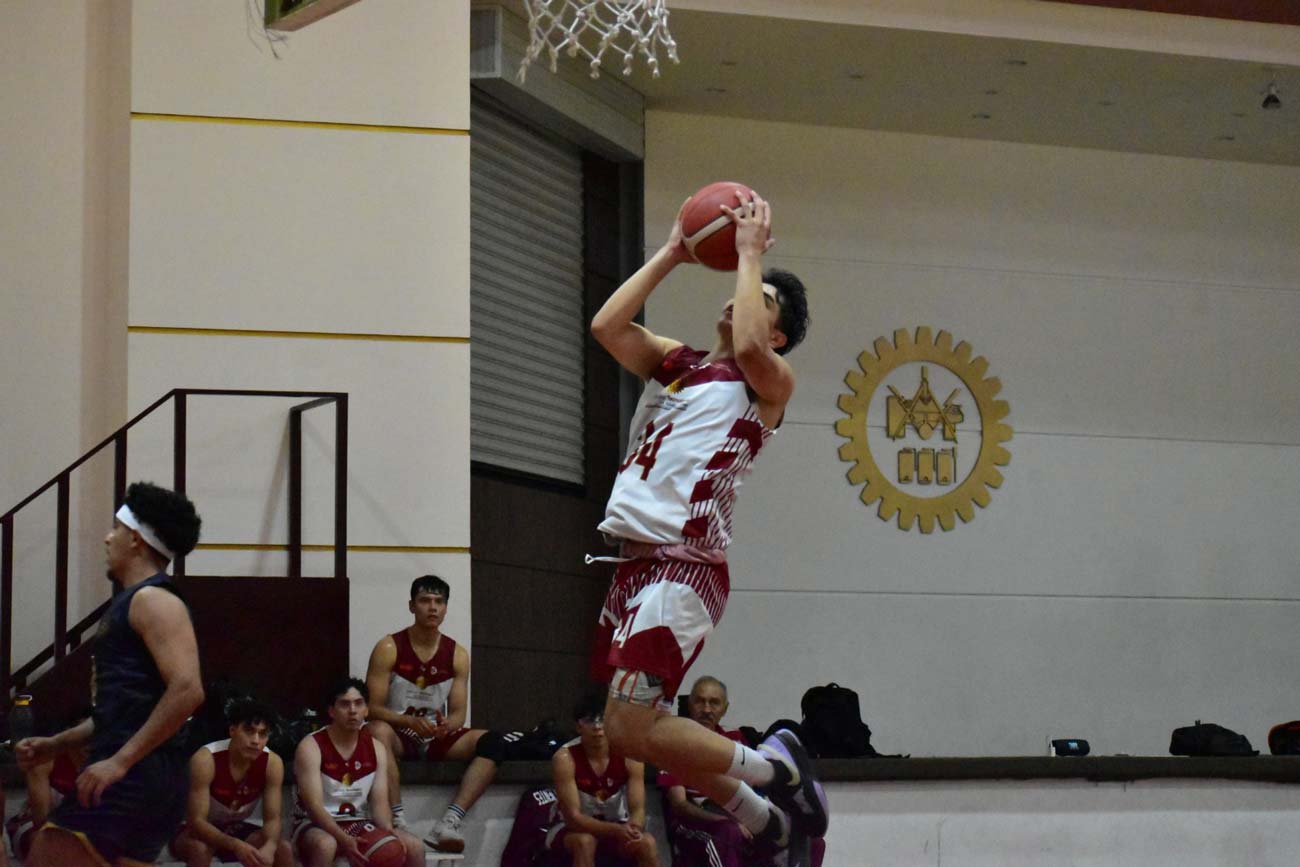 Águila del ITA visita a la U La Salle Morelia