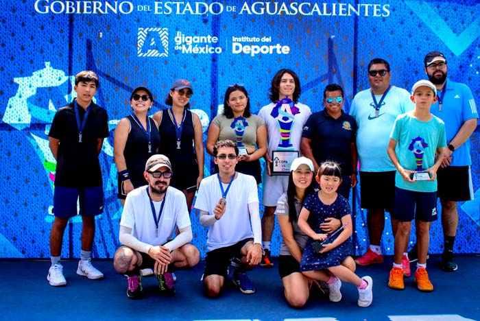 Tenistas de la Academia Lara triunfan en la Copa Aguascalientes