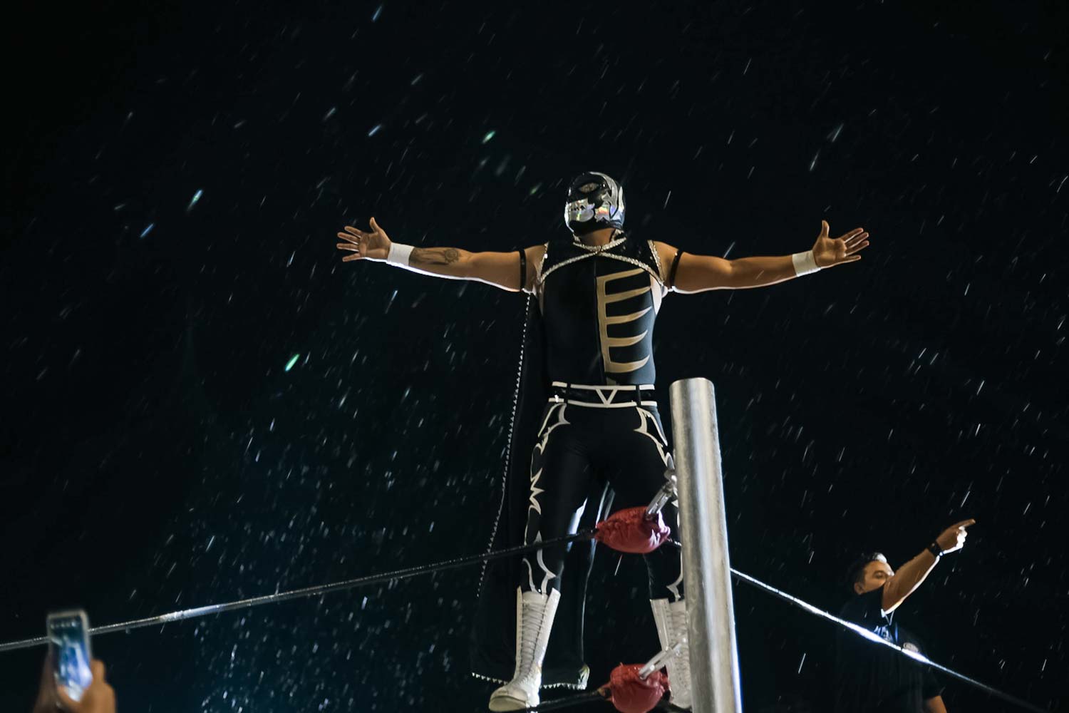 Lucha libre y música mexicana llenaron de fiesta el Festival de Barrios