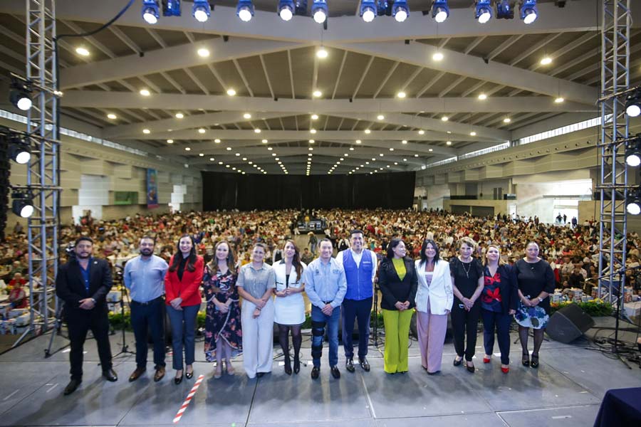 Municipio de Aguascalientes celebra a 3 mil personas por el día del abuelo