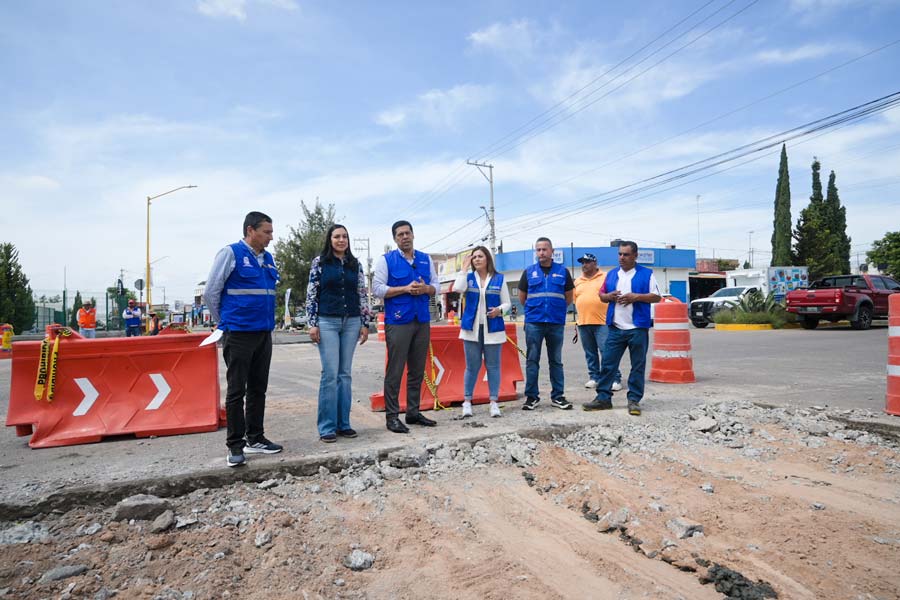 Supervisa Leo Montañez rehabilitación en avenida de Valle de los Romero
