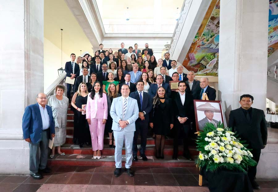Entrega Municipio de Aguascalientes reconocimientos del premio “EnEriqueta Medellín” 2024