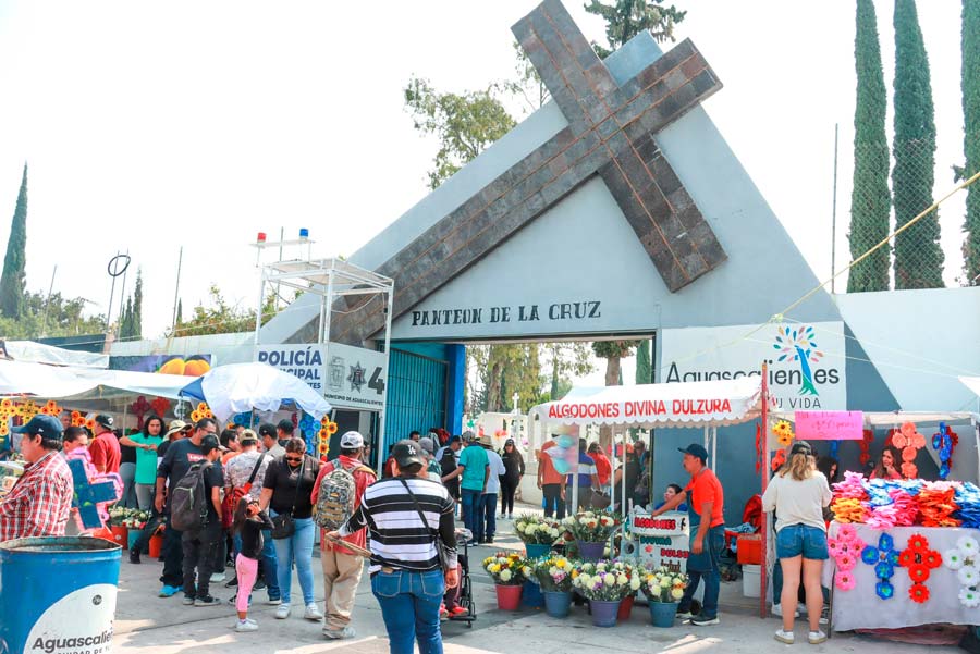 Implementa Municipio de Aguascalientes operativo especial en panteones por la conmemoración del día de muertos 2025