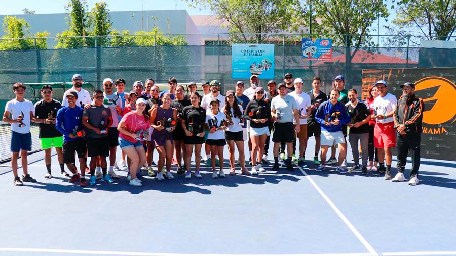 Reconocen a los ganadores del torneo de tenis de Aniversario de Aguascalientes