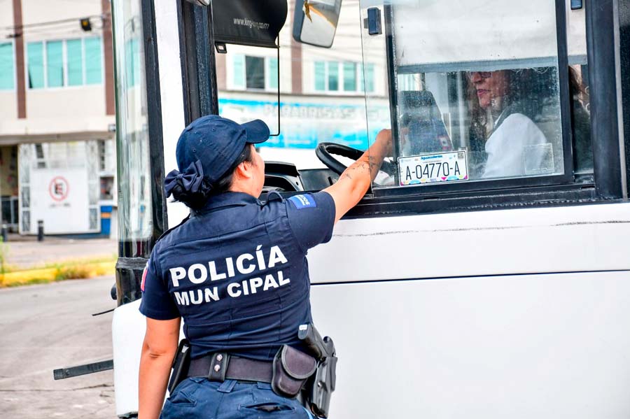 Refuerza policía vial operativo alcoholímetro en transporte público en Aguascalientes