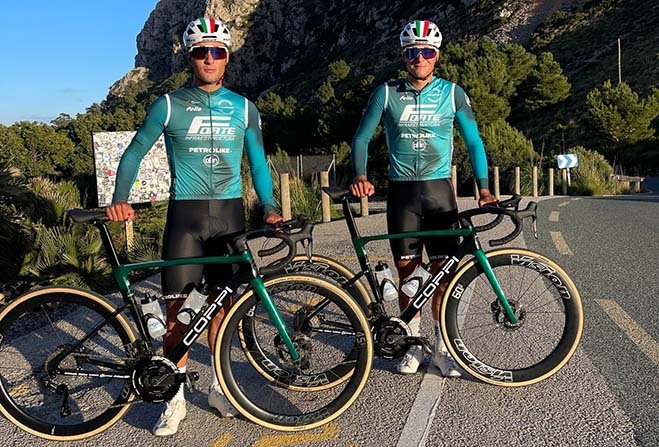 José Juan y José Antonio Prieto inician temporada 2026 en Europa con el Petrolike Team