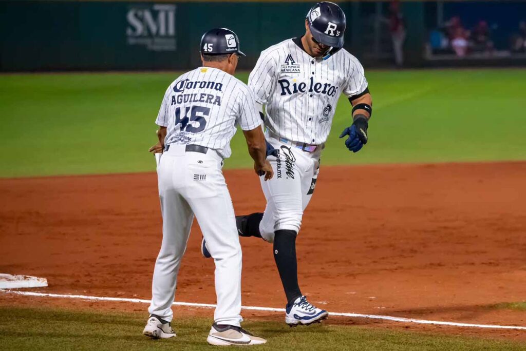 Ángel Reyes jardinero de Rieleros de Aguascalientes temporada 2026