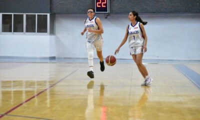 Jugadoras de las Gallas de la UAA en partido de la Liga ABE contra Panteras de Montrer.