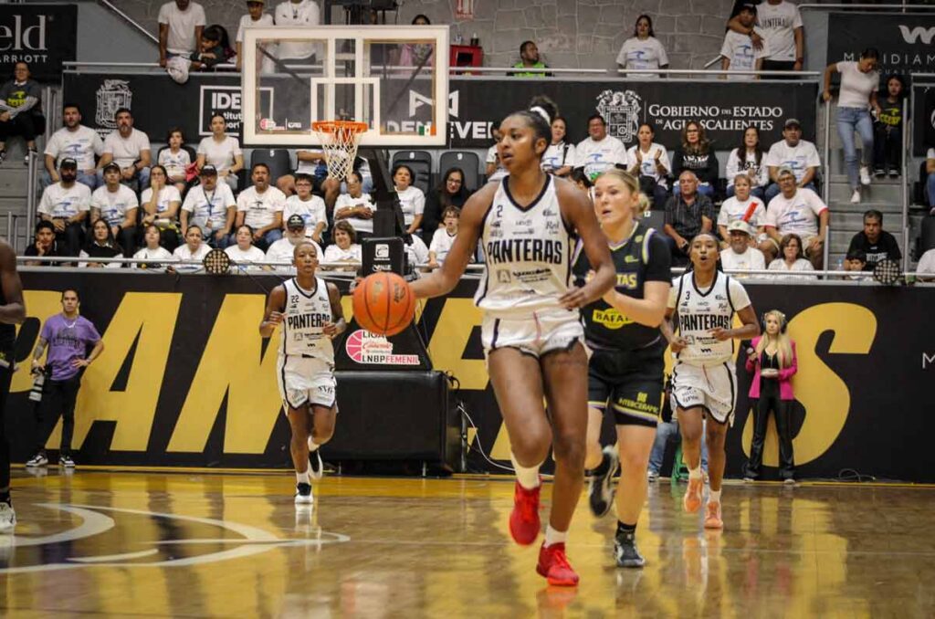 Jugadoras de Panteras de Aguascalientes Femenil Campeonas 2025