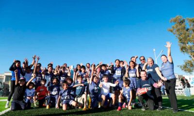 Leo Montañez inaugura en Aguascalientes la primera cancha municipal de Tochito Bandera con pasto sintético