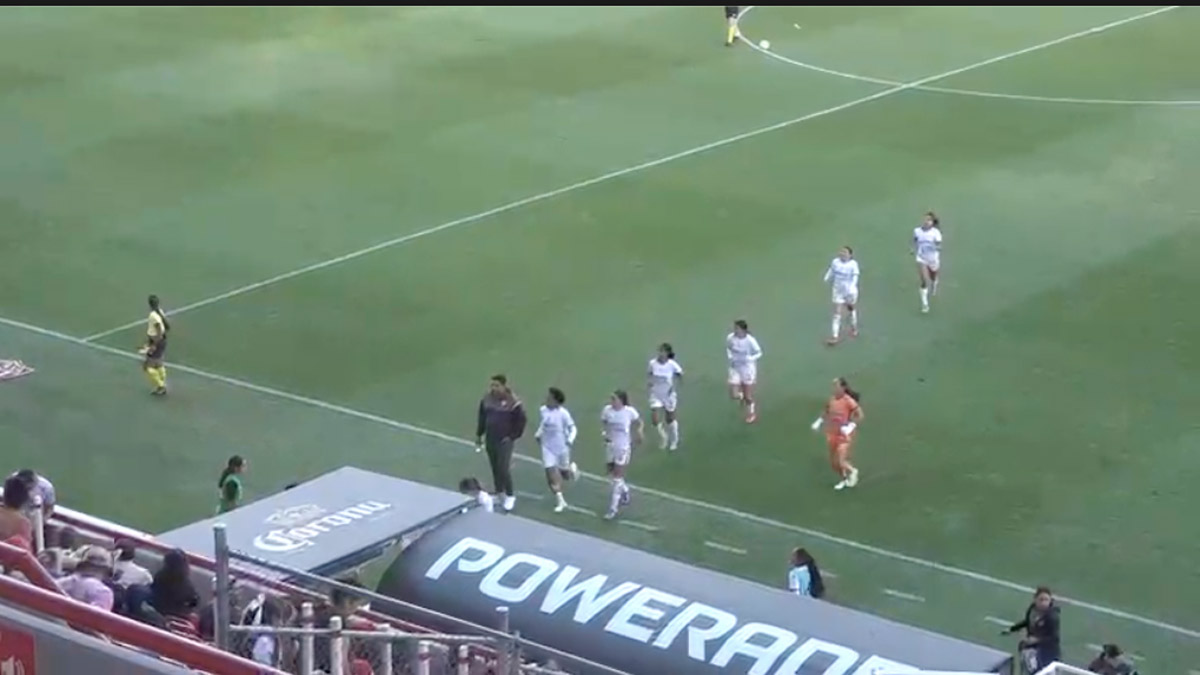 : Supuestos disparos interrumpen el Necaxa vs Querétaro de la Liga MX Femenil