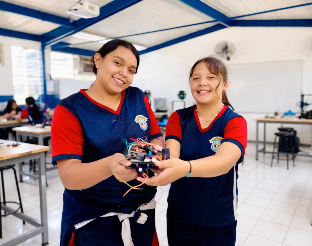 Estudiantes de Aguascalientes representarán a México en Silicon Valley: Rumbo al RoboRAVE 2026