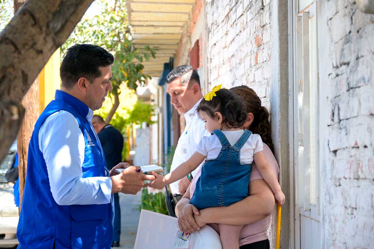Leo Montañez refuerza el compromiso social y la atención ciudadana en la colonia Insurgentes