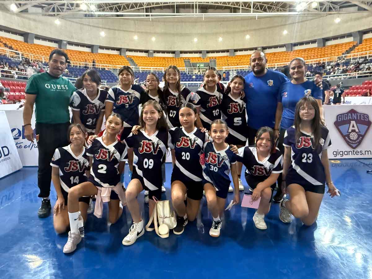 Voleibolistas de la Primaria José Santos Valdés invitadas de honor en el duelo de Gigantes de Aguascalientes