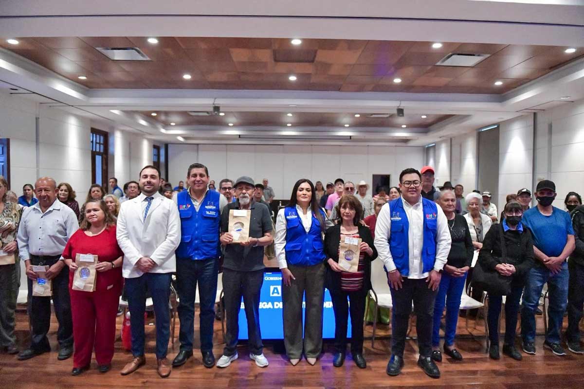 DIF Estatal Aguascalientes entrega 300 prótesis dentales a adultos mayores a través de "Sonrisas Gigantes"