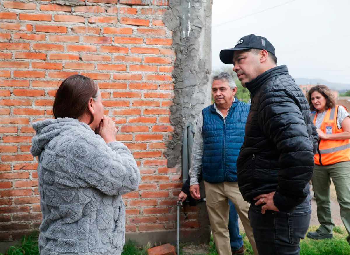 Leo Montañez entrega nuevo pozo en Buenavista de Peñuelas