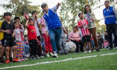 Leo Montañez impulsa el deporte en Aguascalientes con renovada cancha de Fútbol 7 en Parque Azul