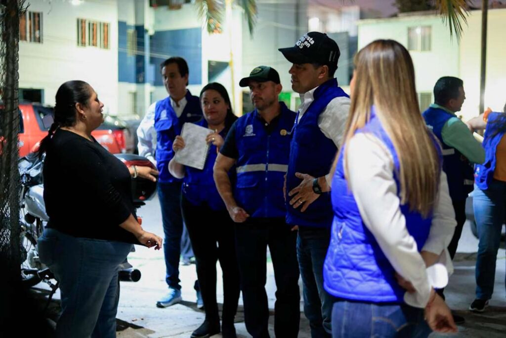 Leo Montañez refuerza la atención ciudadana en la Unidad Habitacional IV Centenario de Aguascalientes