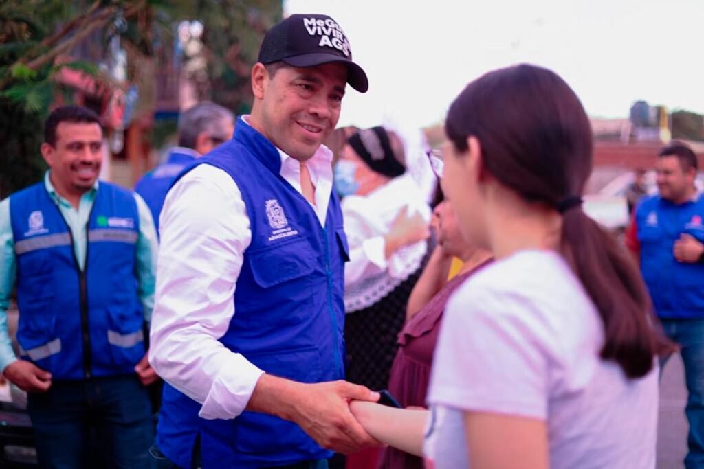 Leo Montañez refuerza la atención ciudadana en la Unidad Habitacional IV Centenario de Aguascalientes