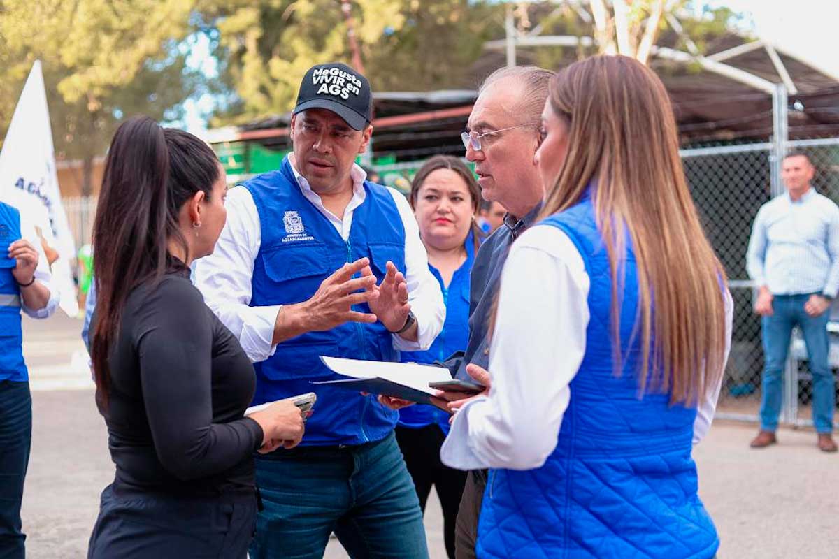 Leo Montañez refuerza la atención ciudadana en la Unidad Habitacional IV Centenario de Aguascalientes