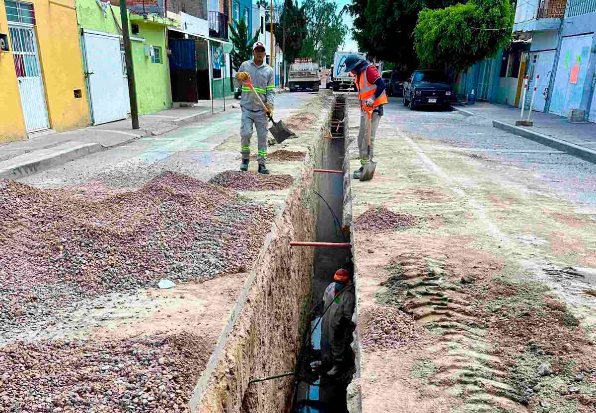 Leo Montañez supervisa rehabilitación de drenaje en la colonia Insurgentes: MIAA invierte 650 mil pesos