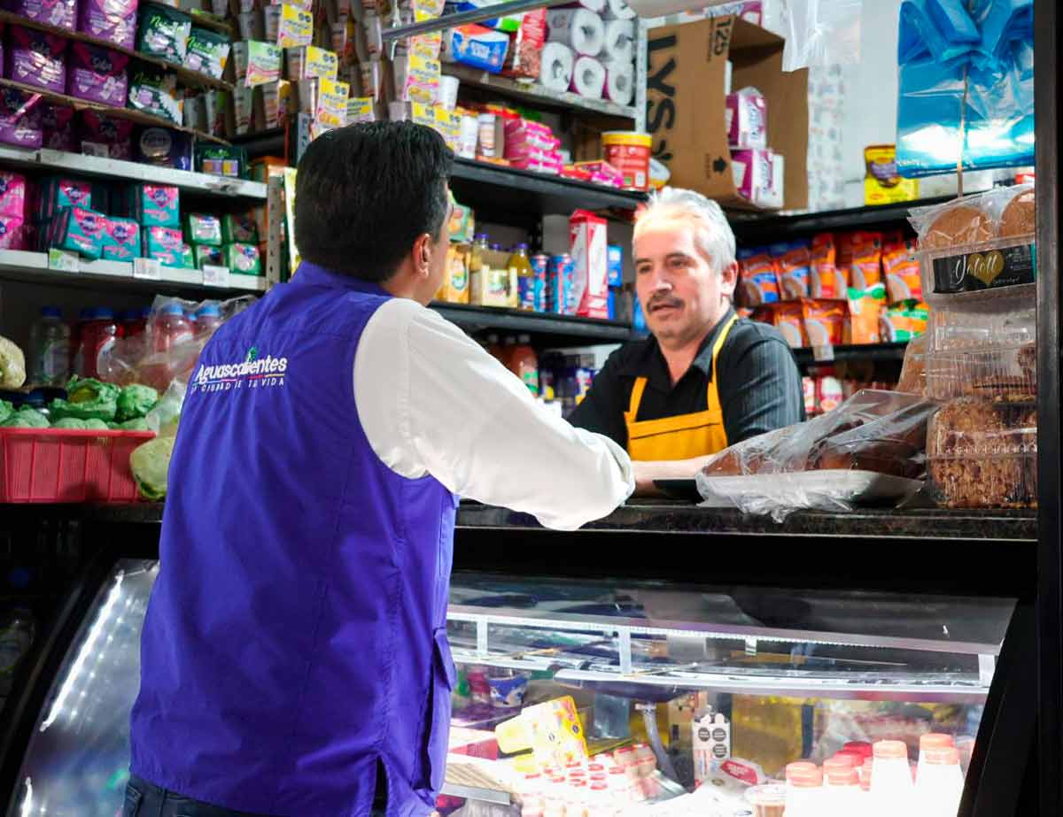 Leo Montañez supervisa servicios públicos en Real de Haciendas con el programa "Presidente de Frente"