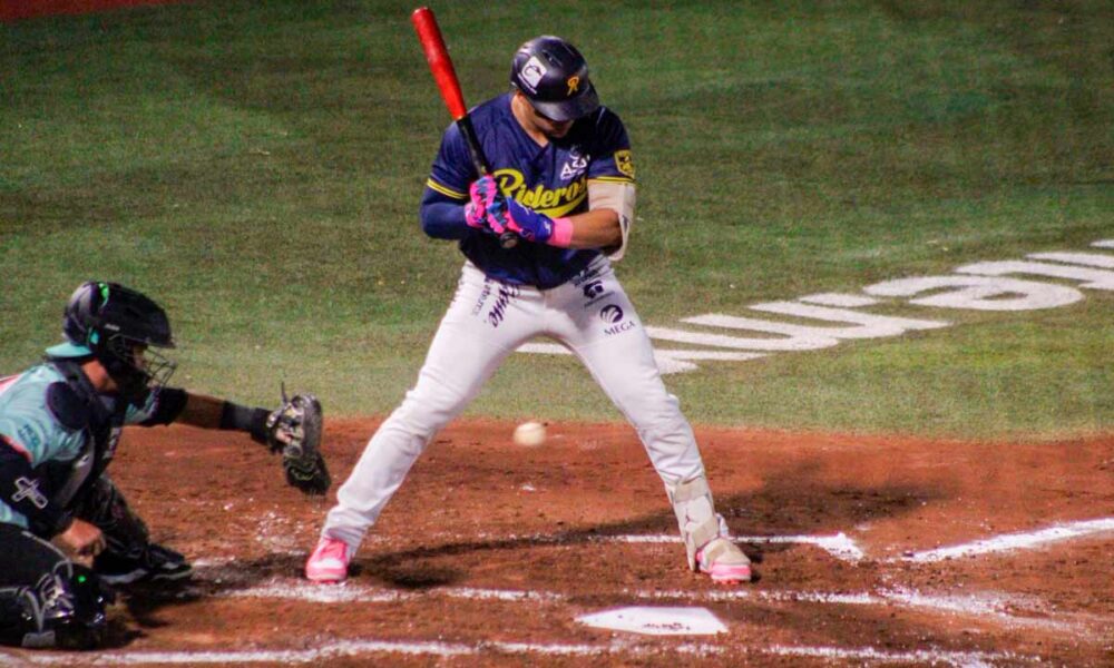 Rieleros de Aguascalientes remonta ante Saraperos y empata la serie en la LMB