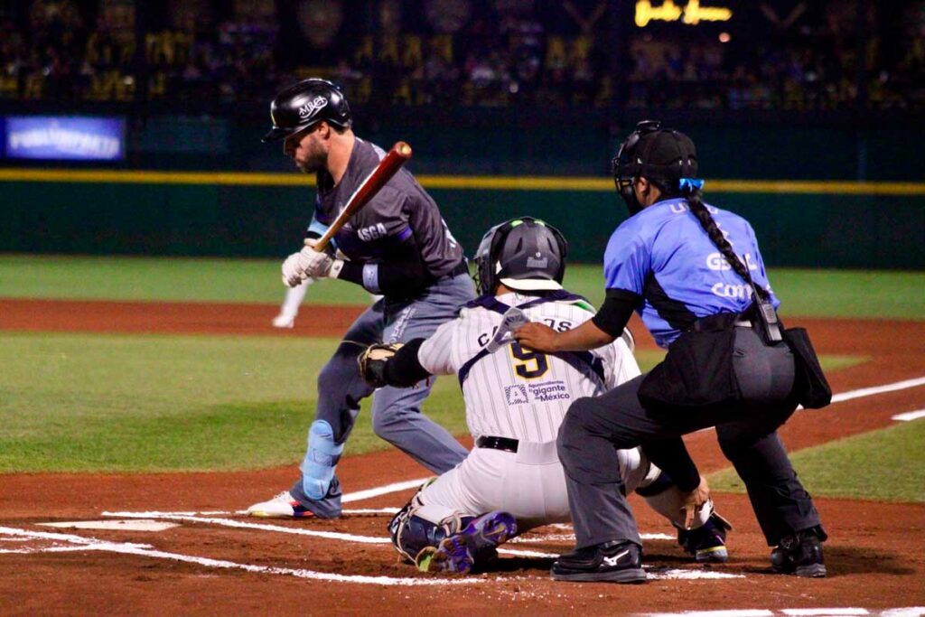 Rieleros de Aguascalientes remonta y vence a Acereros de Monclova en un duelo de volteretas