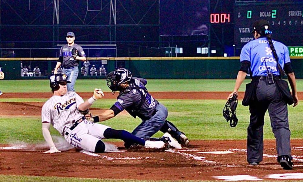 Rieleros de Aguascalientes remonta y vence a Acereros de Monclova en un duelo de volteretas