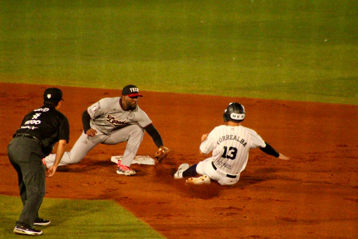 Tecolotes de los Dos Laredos amargan el debut de Rieleros de Aguascalientes en la LMB 2026