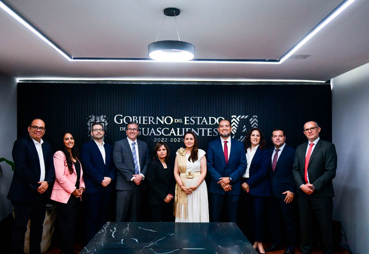 Gobernadora Tere Jiménez proyecta crecimiento de la industria automotriz con AUMOVIO en Aguascalientes